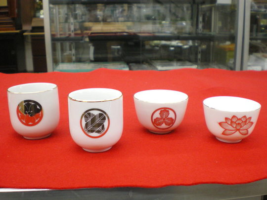 家紋入り湯吞、仏器 - 仏壇のなかた（株式会社中田仏具店）